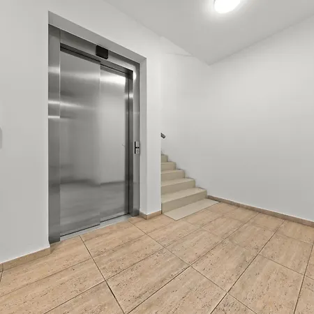 Air-conditioned, 2 With Balcony, New Building Raca Апартаменти *