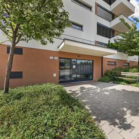 Апартаменти Air-conditioned, 2 With Balcony, New Building Raca Братислава