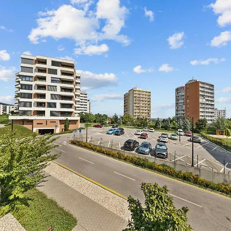 Air-conditioned, 2 With Balcony, New Building Raca Apartamento