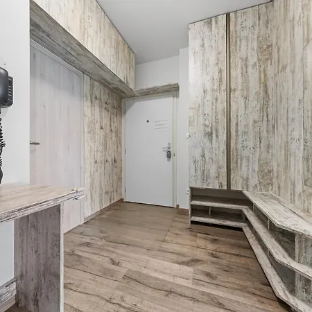 Air-conditioned, 2 With Balcony, New Building Raca Apartamento