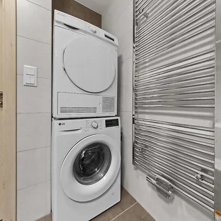 Апартаменти Air-conditioned, 2 With Balcony, New Building Raca Братислава