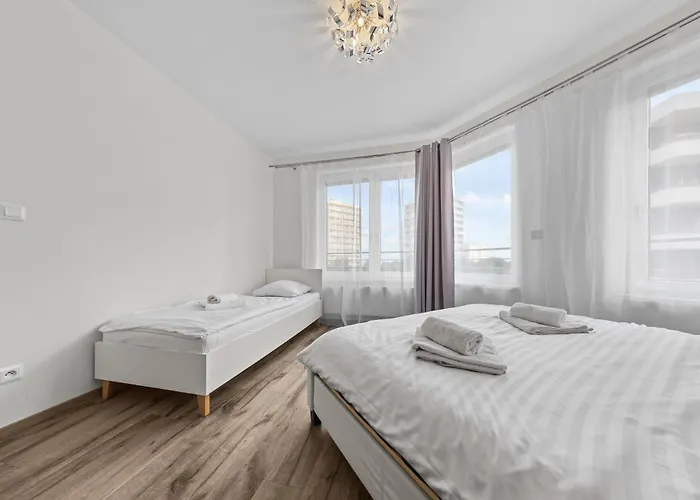 Air-conditioned, 2 With Balcony, New Building Raca براتسيلافا