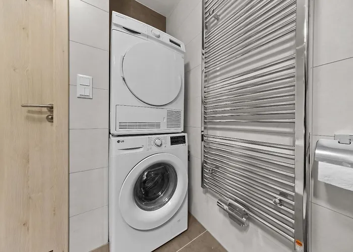 شقة Air-conditioned, 2 With Balcony, New Building Raca براتسيلافا